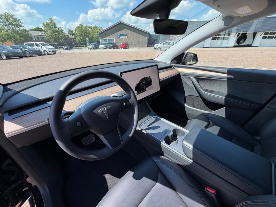 Tesla Model Y RWD 5d