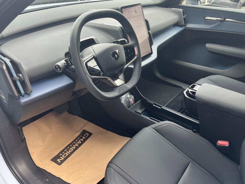 Volvo EX30 Twin Performance Plus 5d