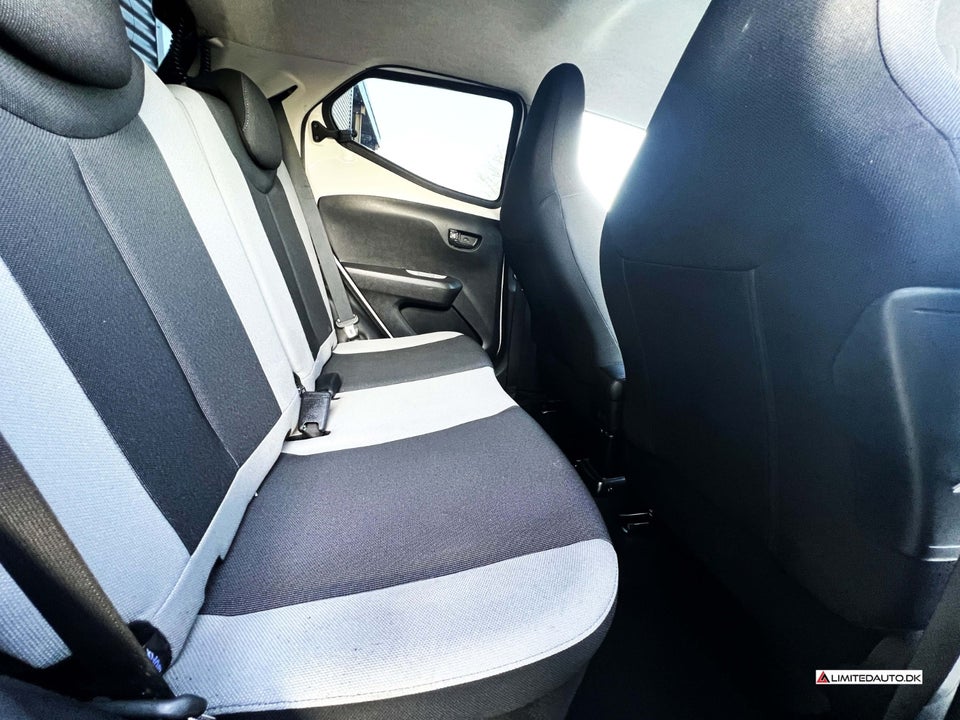 Toyota Aygo 1,0 VVT-i x-press 5d