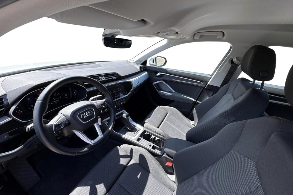 Audi Q3 45 TFSi e Attitude plus S-tr. 5d