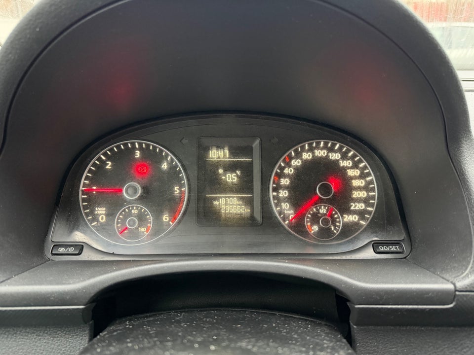 VW Caddy 1,6 TDi 75 Trendline BMT Van 4d