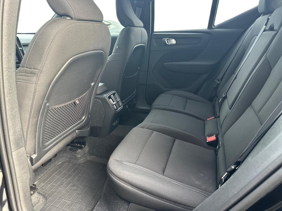 Volvo EX40 Extended Range Black Edition 5d