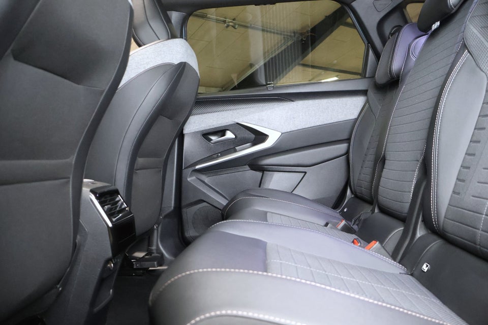 Peugeot e-5008 77 Allure Pack 7prs 5d