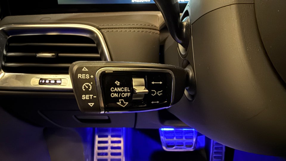 Hongqi E-HS9 99 Exclusive 5d