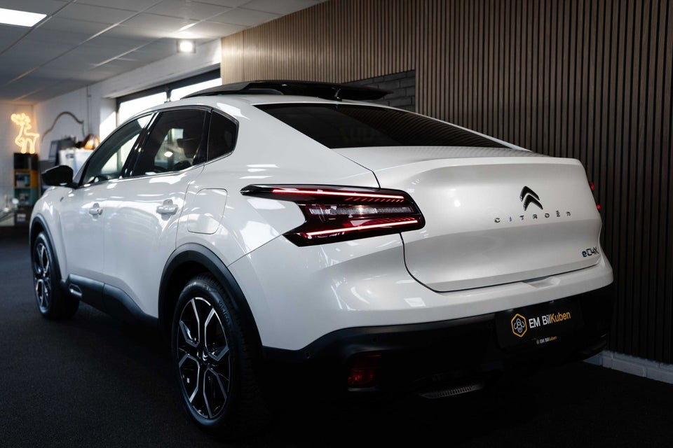 Citroën ë-C4 X 50 Shine 4d