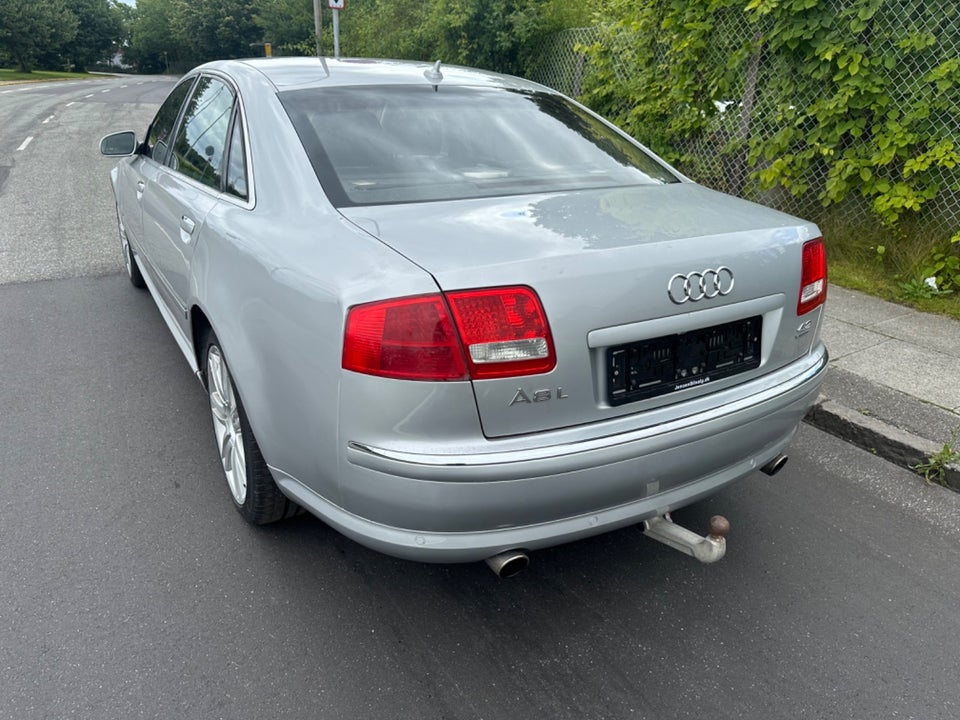 Audi A8 4,2 quattro Tiptr. lang 4d