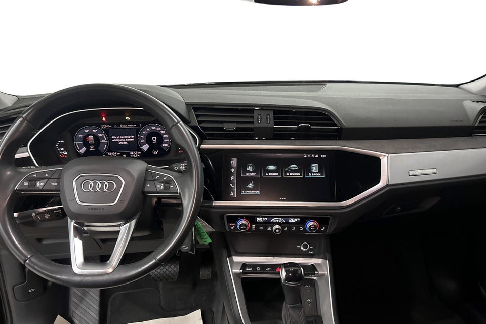 Audi Q3 45 TFSi e Attitude plus S-tr. 5d