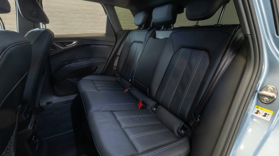 Audi Q4 e-tron 40 S-line 5d