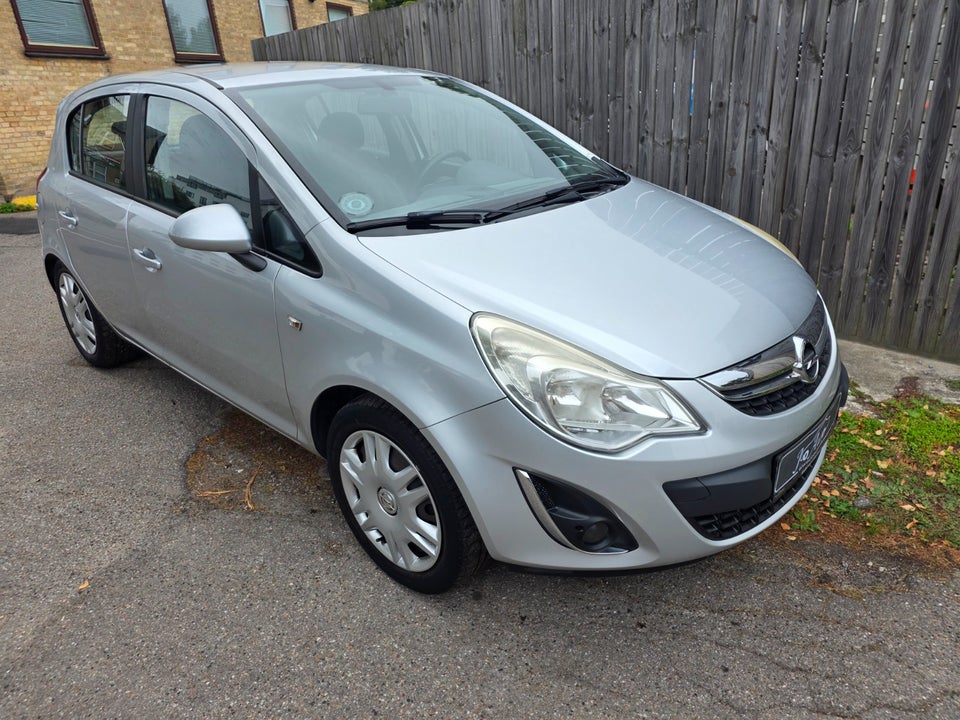 Opel Corsa 1,2 16V Cosmo 5d