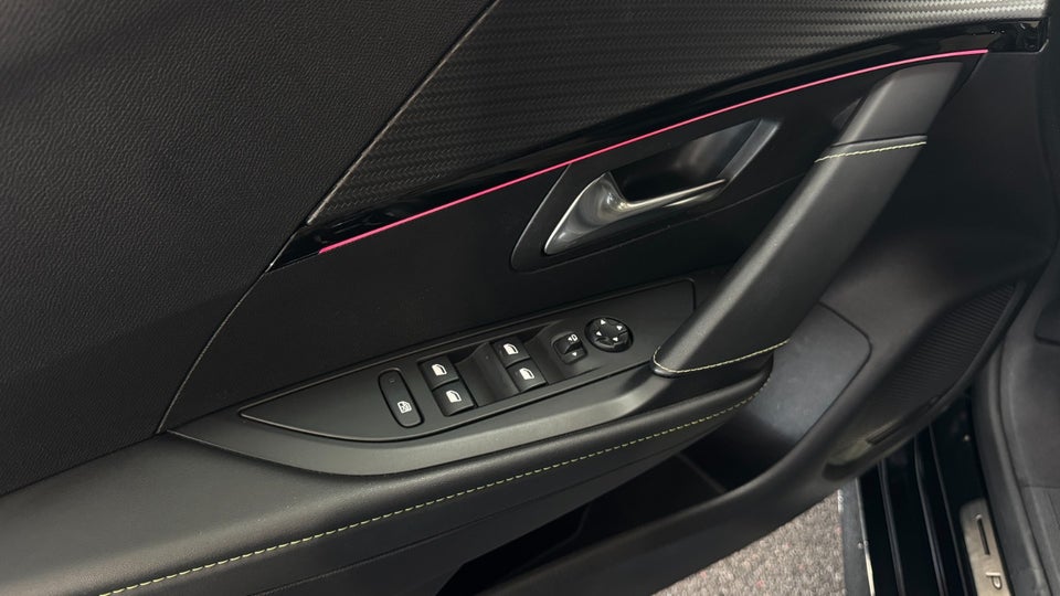 Peugeot e-208 50 GT 5d