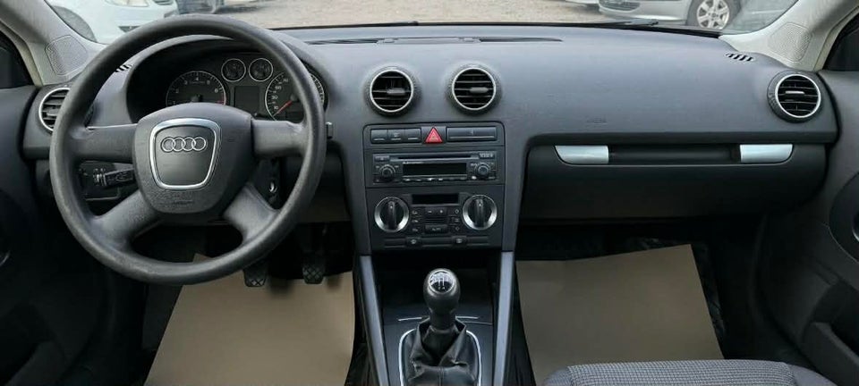 Audi A3 1,8 TFSi Ambiente Sportback 5d