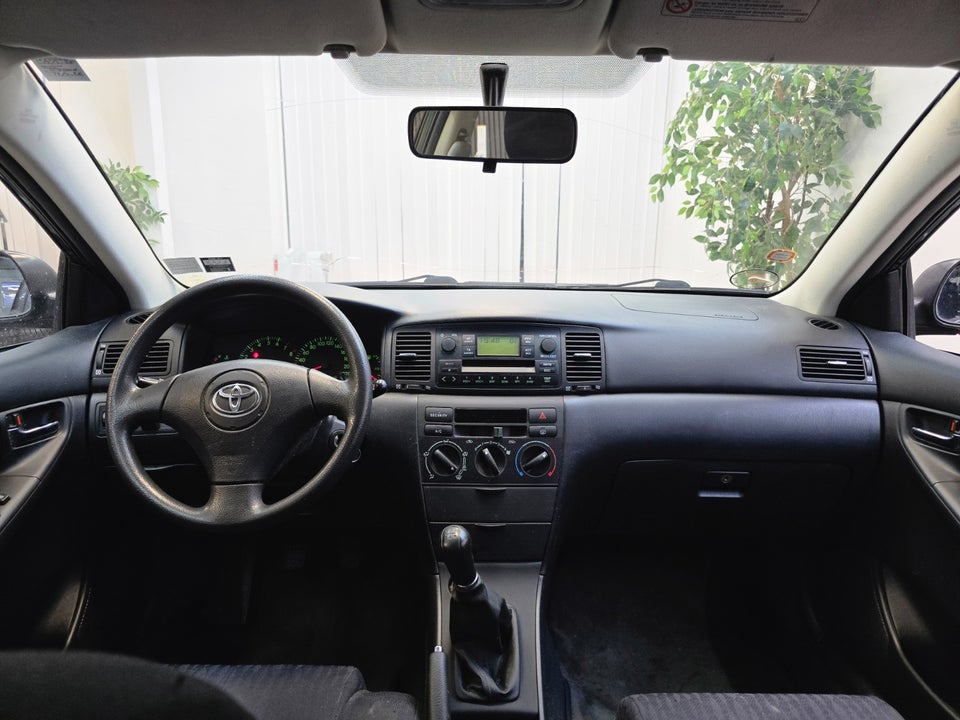 Toyota Corolla 1,6 Terra 5d