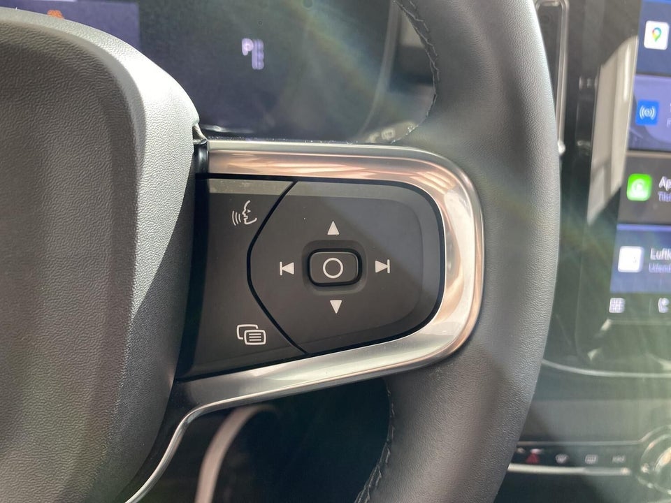 Volvo EX40 Twin Performance Plus 5d