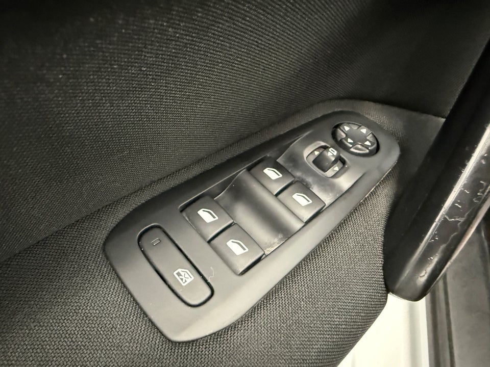 Peugeot 308 1,6 BlueHDi 120 Style SW 5d