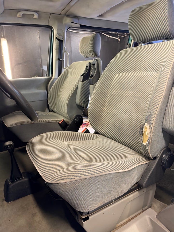 VW Caravelle 2,8 VR6 4d