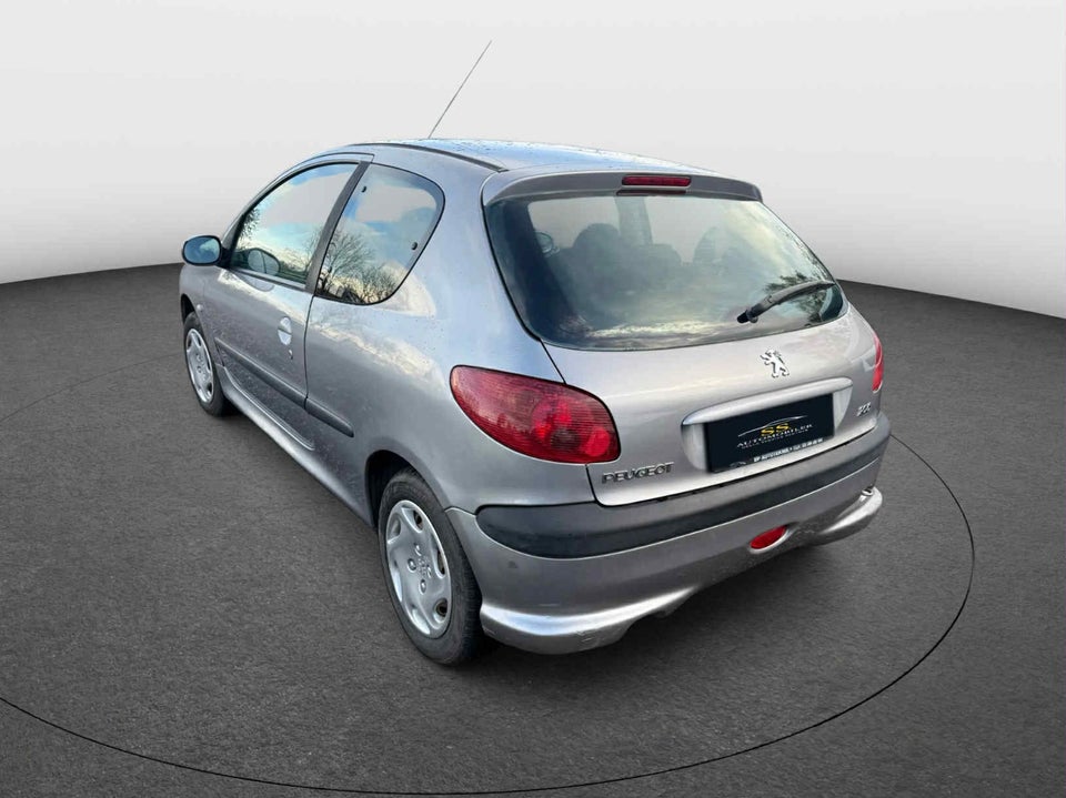 Peugeot 206 1,4 XR aut. 3d