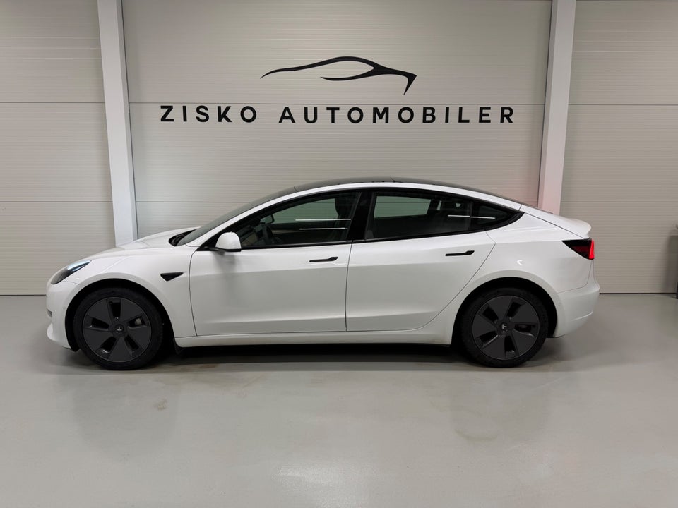 Tesla Model 3 Long Range AWD 4d
