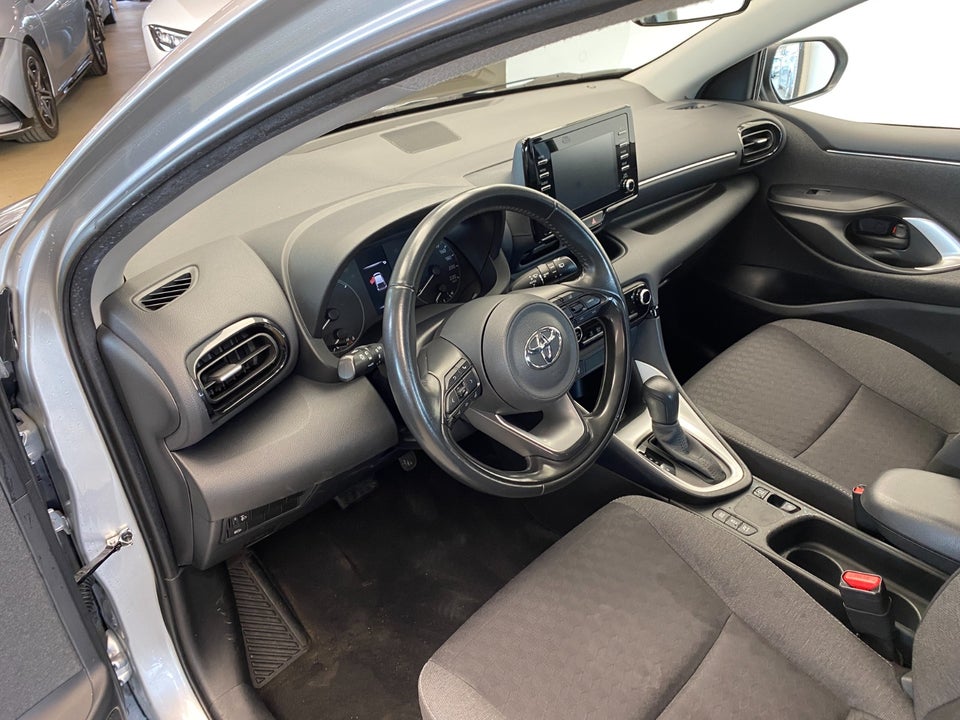 Toyota Yaris 1,5 Hybrid Essential e-CVT 5d