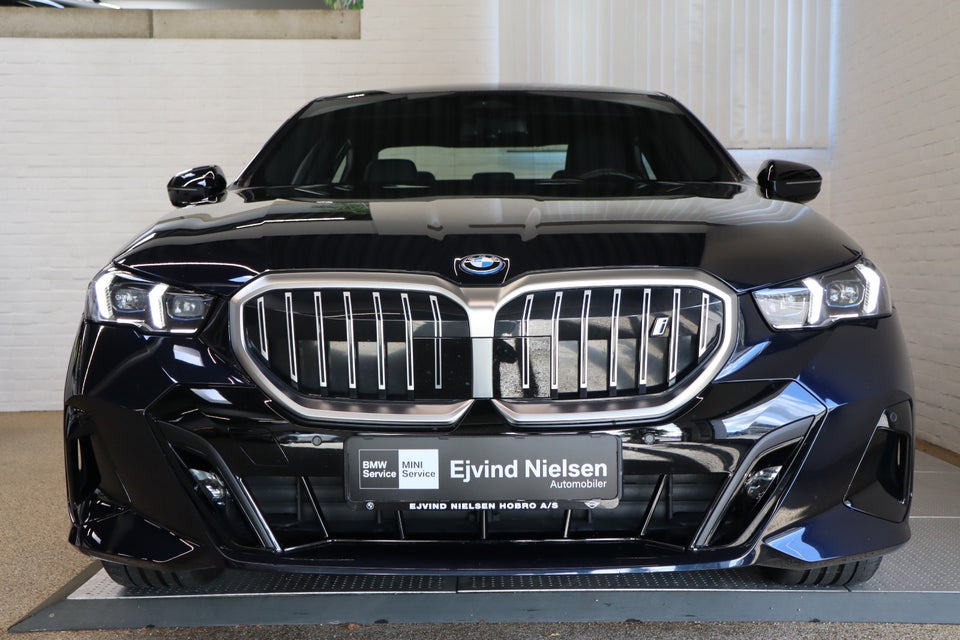 BMW i5 eDrive40 M-Sport 4d