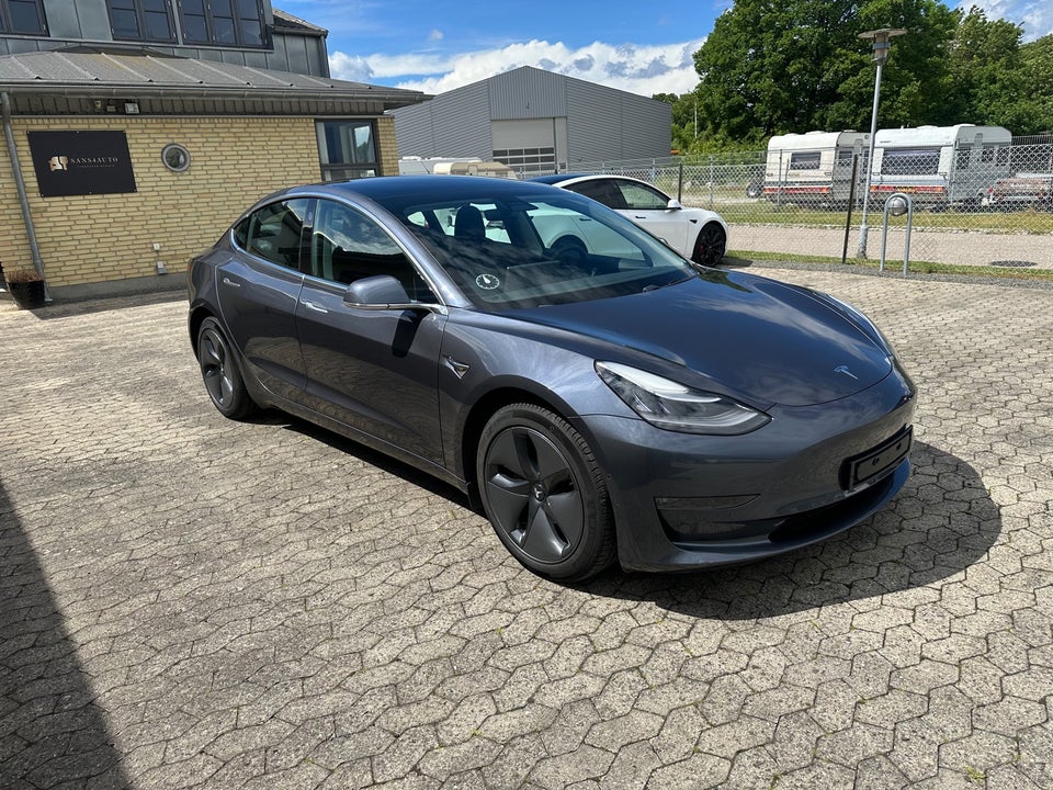 Tesla Model 3 Long Range AWD 4d