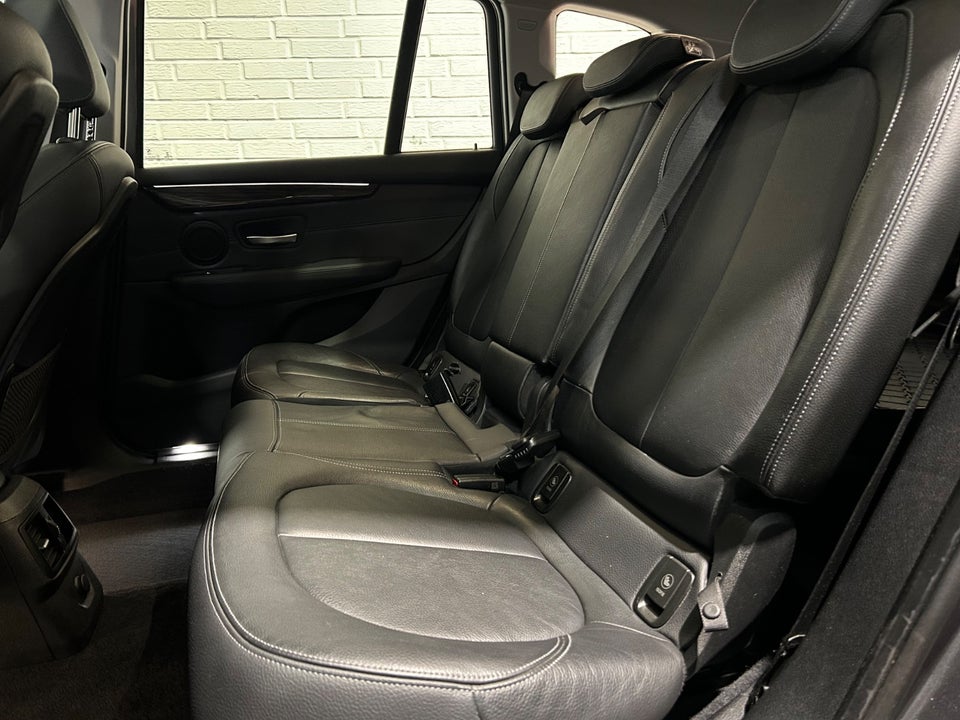 BMW 220i 2,0 Active Tourer Luxury Line aut. 5d