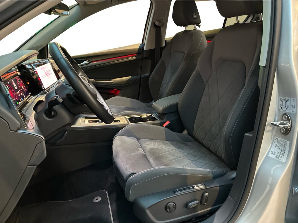 VW Golf VIII 1,4 eHybrid DSG 5d