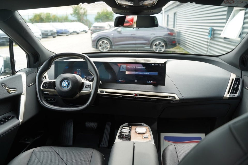 BMW iX xDrive40 Fully Charged Sport 5d