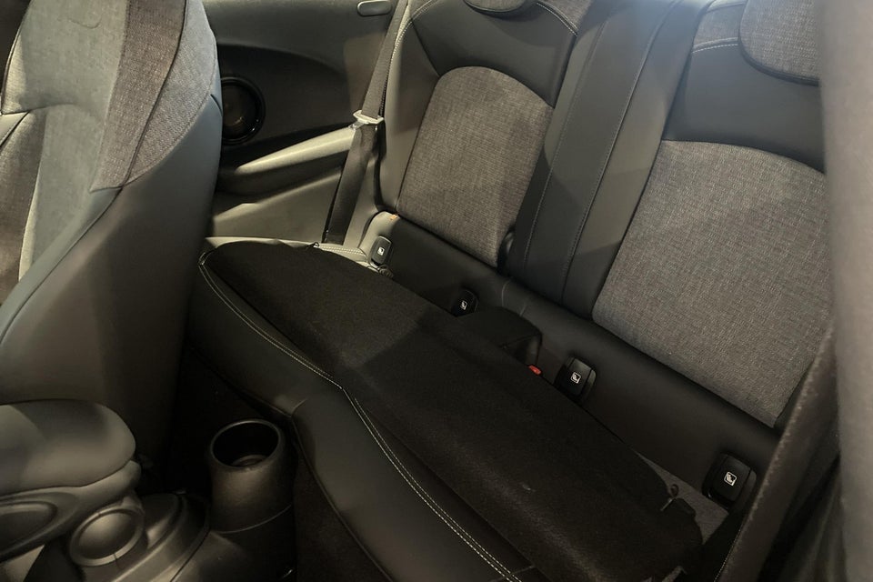 MINI Cooper SE Classic Trim 3d