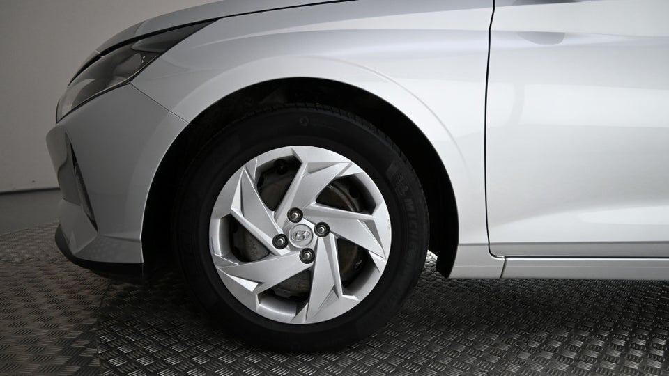 Hyundai i20 1,0 T-GDi Essential DCT 5d