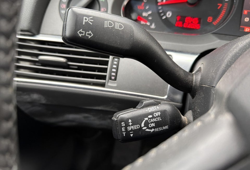 Audi A6 4,2 V8 Avant quattro Tiptr. 5d
