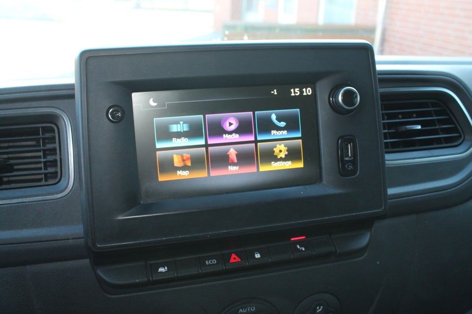 Renault Master IV T33 2,3 dCi 135 L2H2 Kassevogn