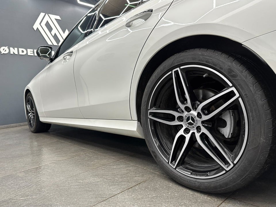 Mercedes E220 d 2,0 AMG Line stc. aut. 5d