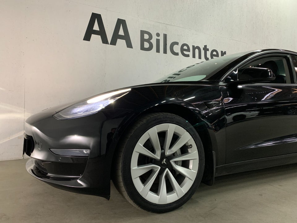 Tesla Model 3 Long Range AWD 4d