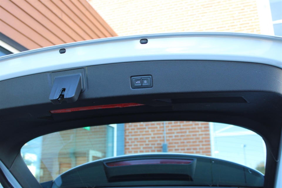 Audi Q4 e-tron 50 S-line quattro 5d