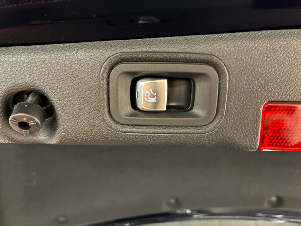 Mercedes E300 e 2,0 AMG Line aut. 4d