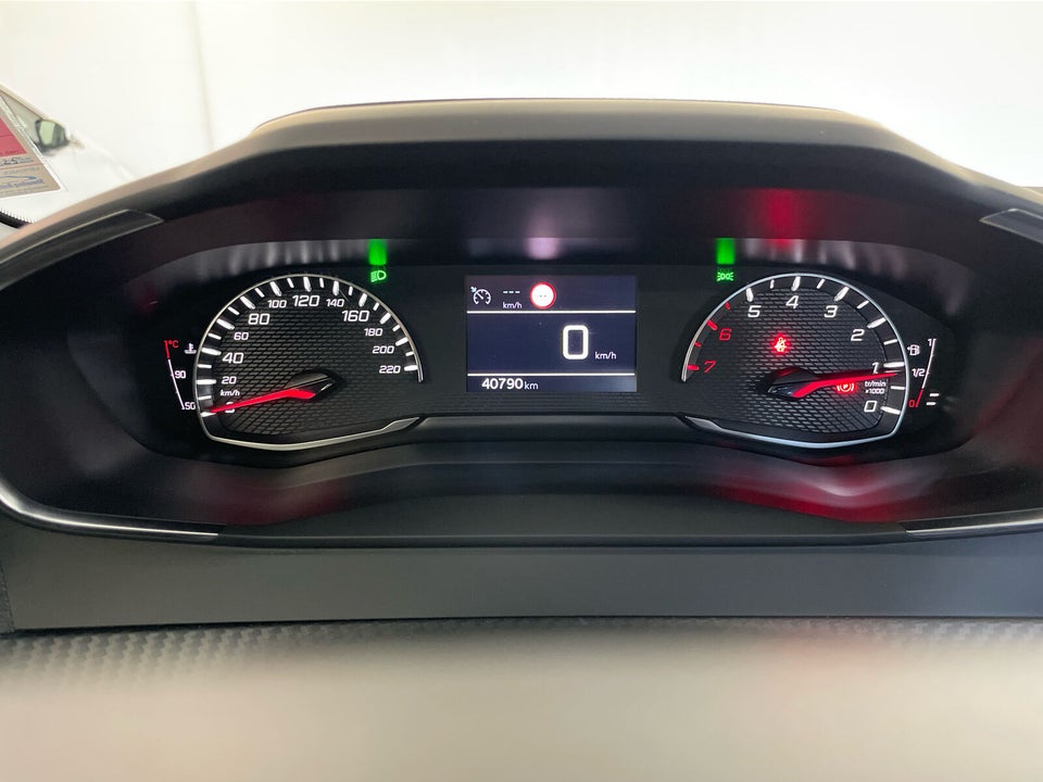 Peugeot 208 1,2 PureTech 100 Allure 5d