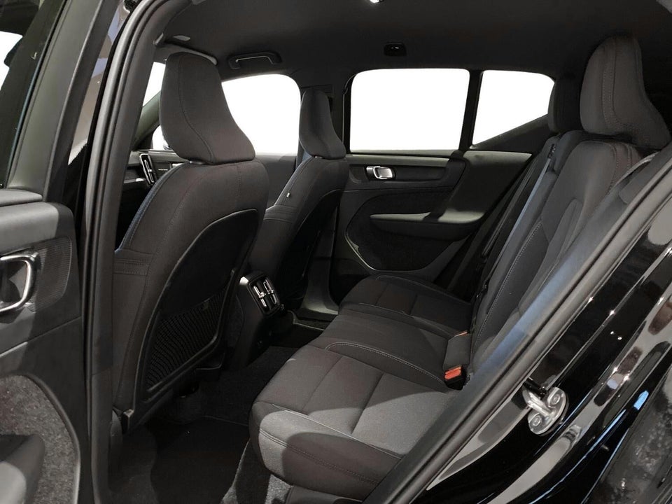 Volvo EX40 Standard Range Plus 5d