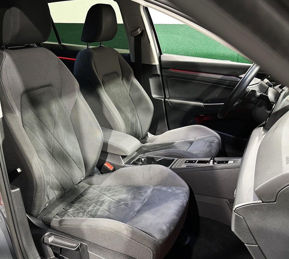 VW Golf VIII 1,4 eHybrid DSG 5d