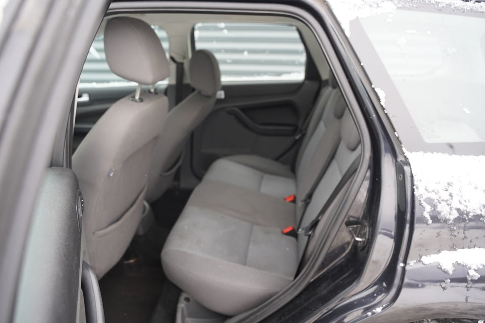 Ford Focus 1,6 Ambiente 100 stc. 5d