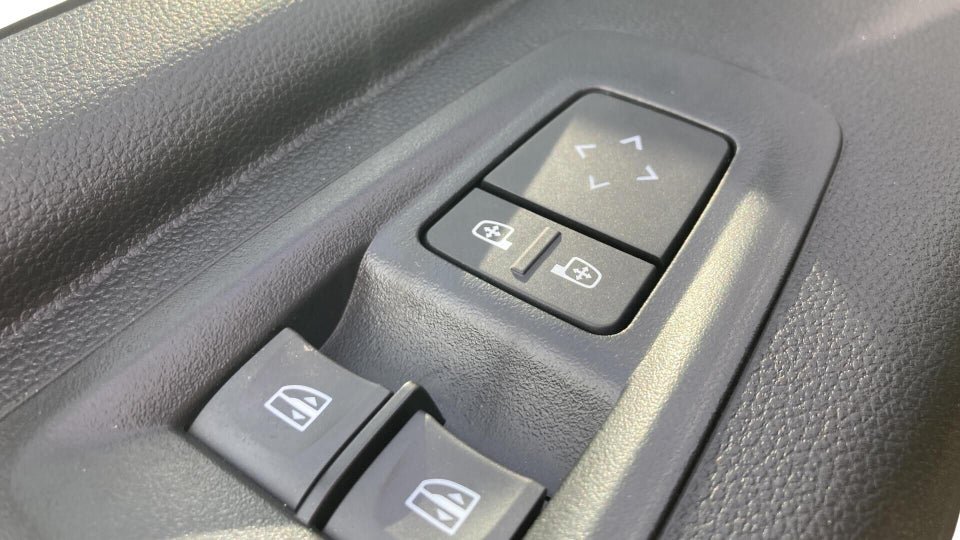 Renault Master V T33 2,0 dCi 130 L2H2 Kassevogn Tekno