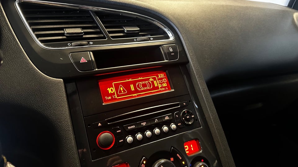 Peugeot 5008 1,6 BlueHDi 120 Style 7prs 5d