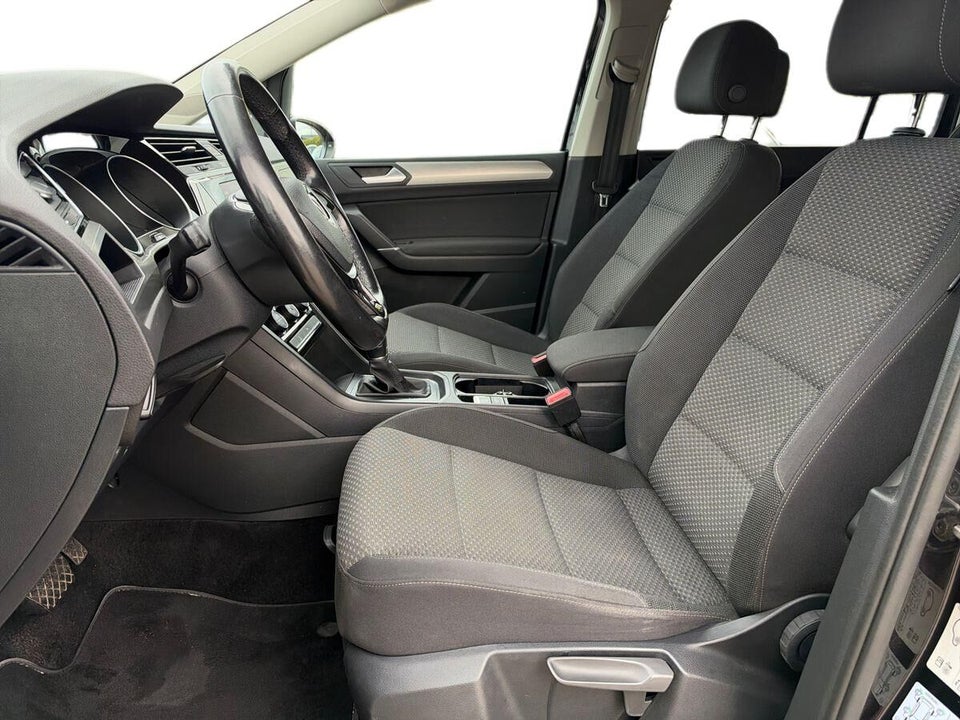 VW Touran 1,6 TDi 115 Comfortline DSG 7prs 5d