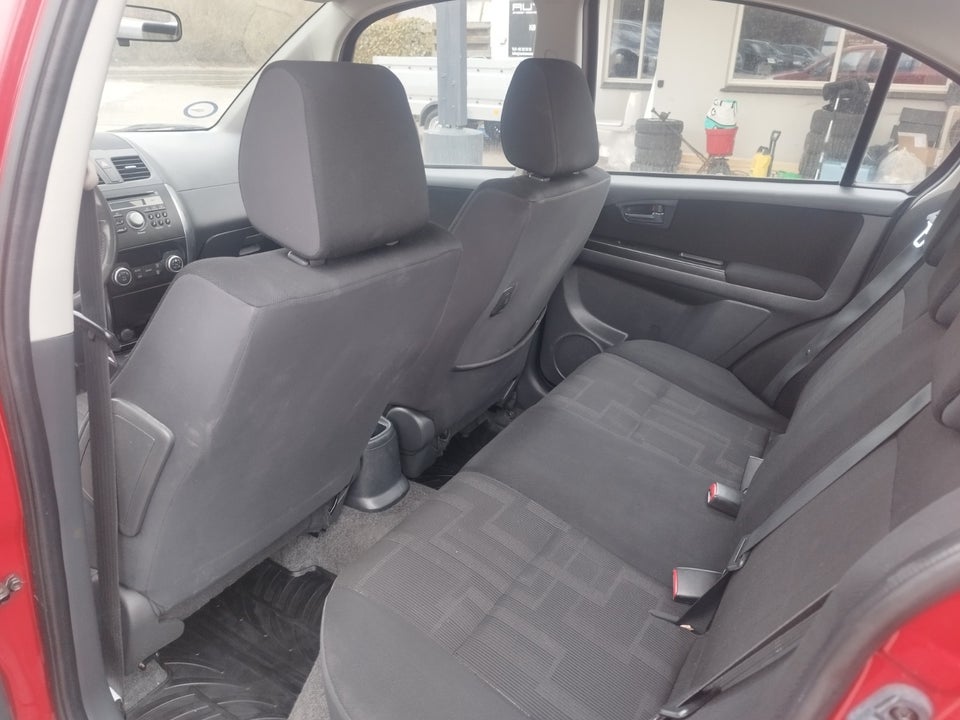 Suzuki SX4 1,6 GLX 4d