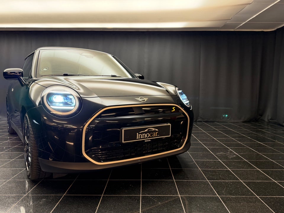 MINI Cooper SE Favoured Trim M 3d