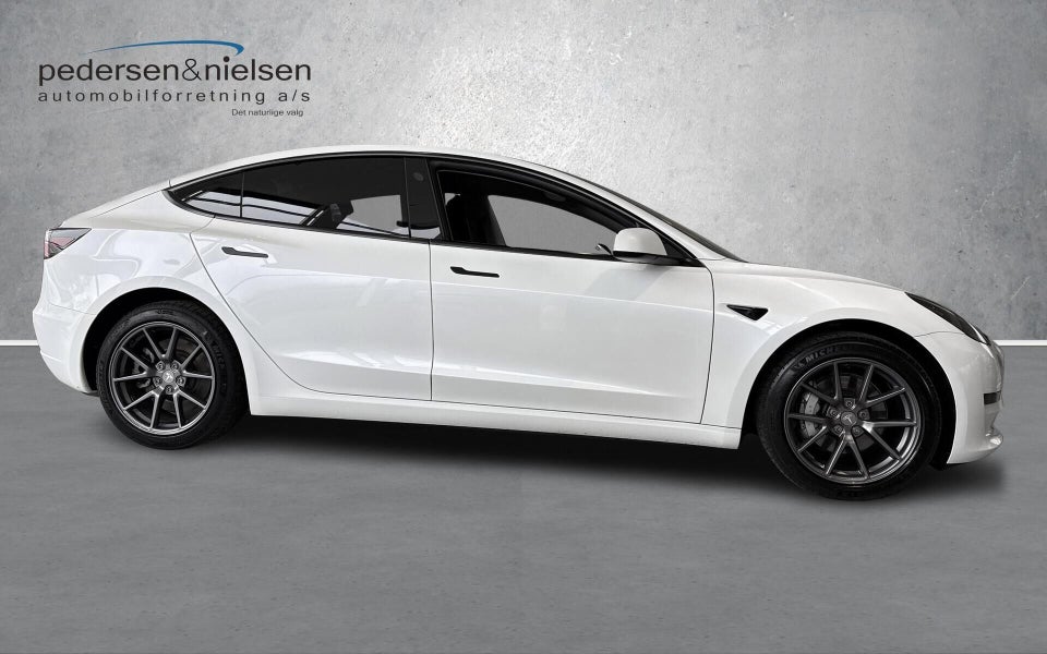Tesla Model 3 Standard Range+ RWD 4d
