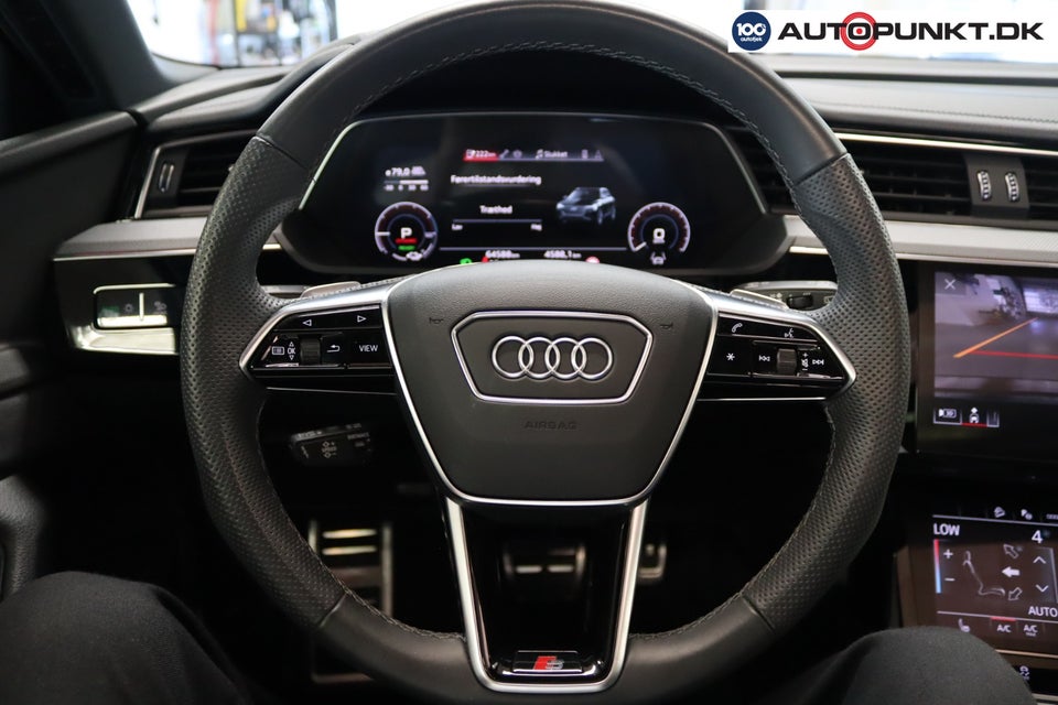 Audi Q8 e-tron 55 S-line quattro 5d
