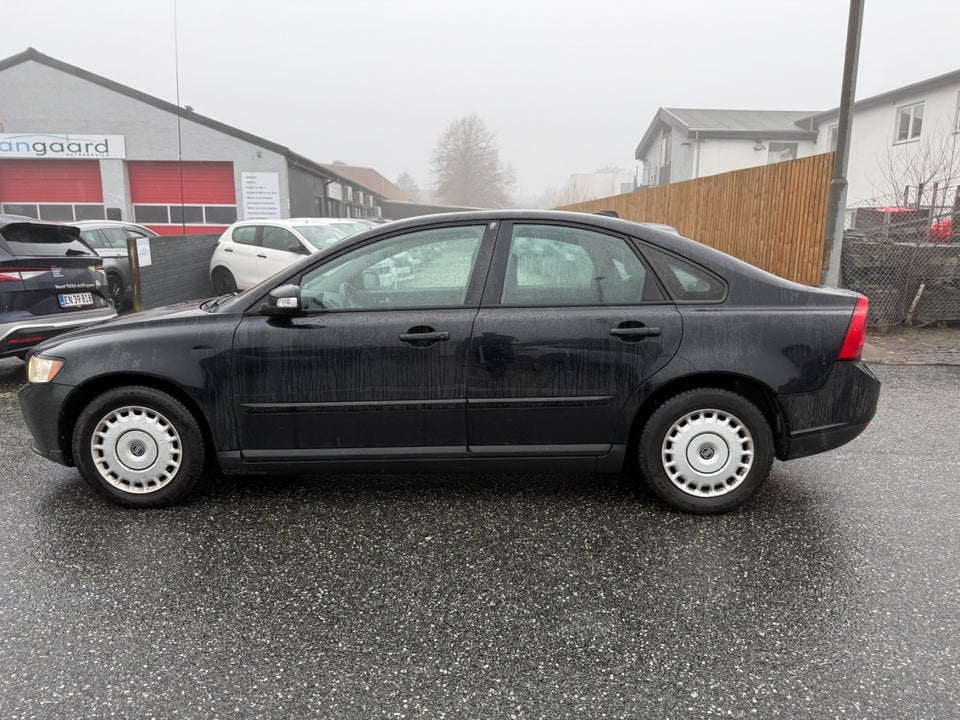 Volvo S40 1,8 Momentum 4d