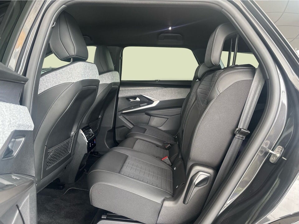 Peugeot e-5008 77 GT Pack 7prs 5d