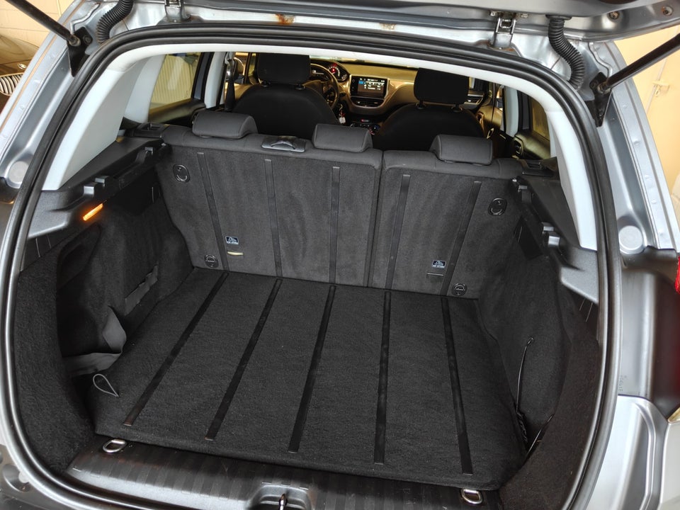 Peugeot 2008 1,2 VTi 82 Active Motion 5d