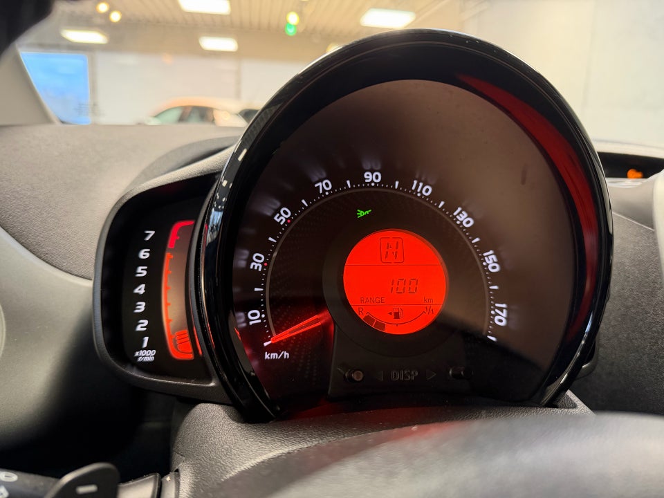 Toyota Aygo 1,0 VVT-i x-press x-shift 5d